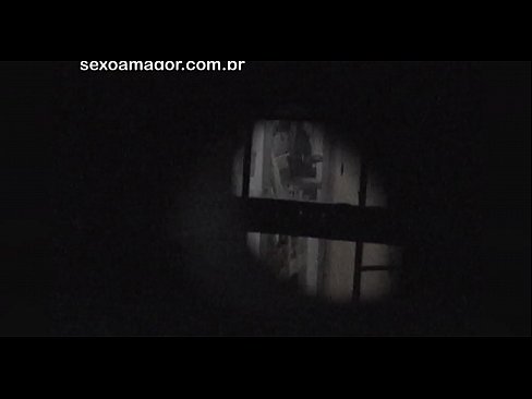 ❤️ Blondie bliver hemmeligt videooptaget af en voyeur fra nabolaget gemt bag hule mursten ❤️ Kvalitets sex at da.onlydesiporn.ru ️❤