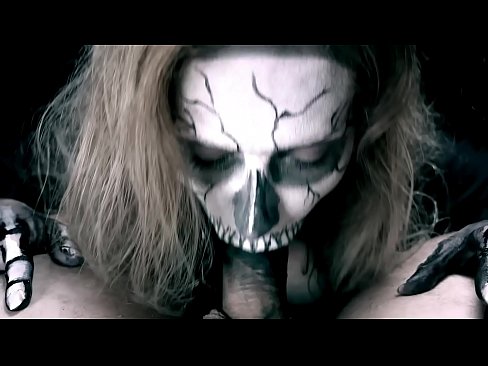 ❤️ Dæmonisk pige suger pik med sin sorte mund og sluger sperm. ❤️ Kvalitets sex at da.onlydesiporn.ru ️❤